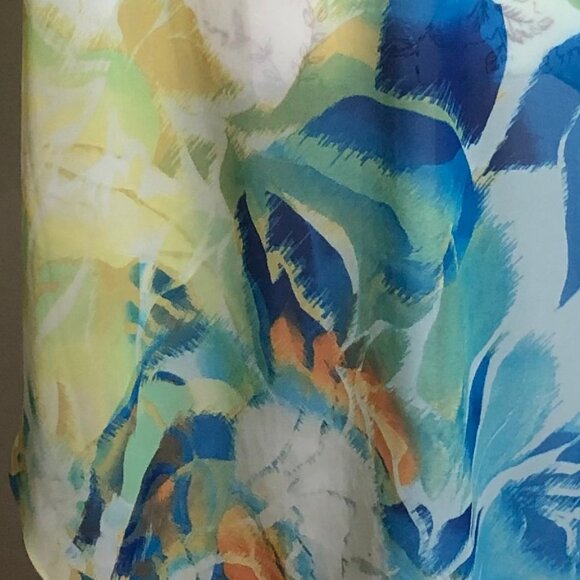 Dive into Style: Your Must-Have Watercolor Floral Kaftan Cover-Up! - Picture 8 of 8